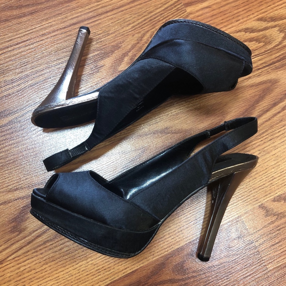 STEVEN by STEVE MADDEN Black PeepToe Pumps S7